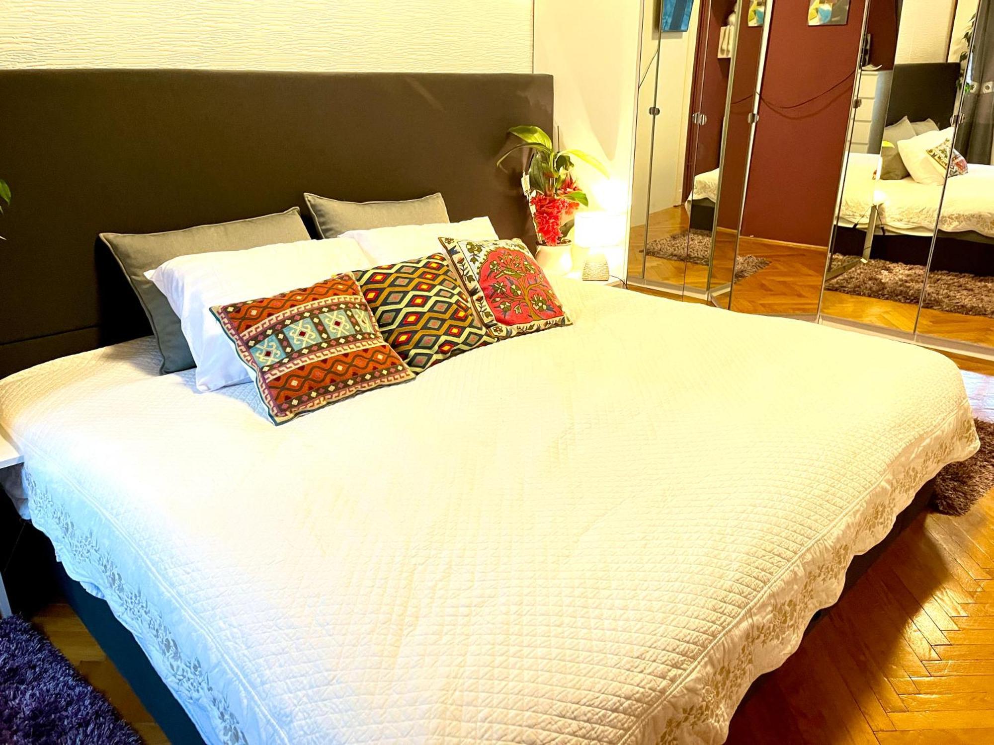 Margaret Bridge Best Spot Apartment Budapest Bagian luar foto